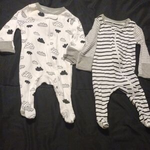 Cloud Island White and Black Footies One Pieces With Hand Mitts​​